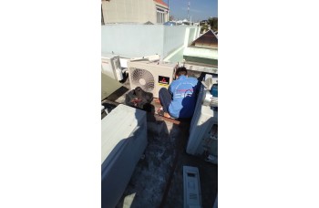 MÁY LẠNH BÁO LỖI EC